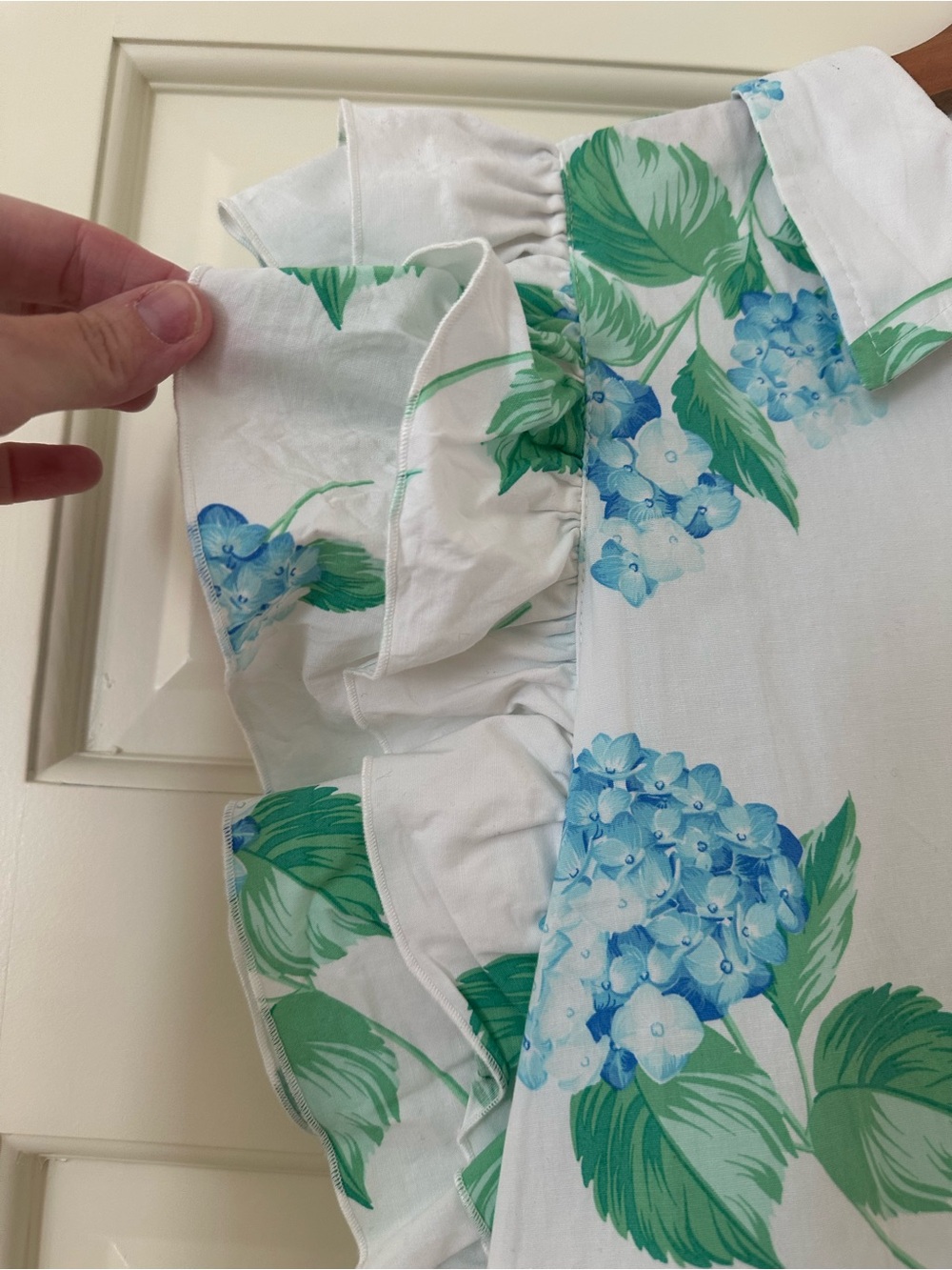 Women’s White Floral Button-Front Dress with Blue & Green Hydrangea Print - Picture 4 of 5